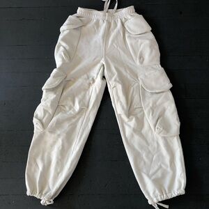 🤍ENTIRE sweatpants🤍